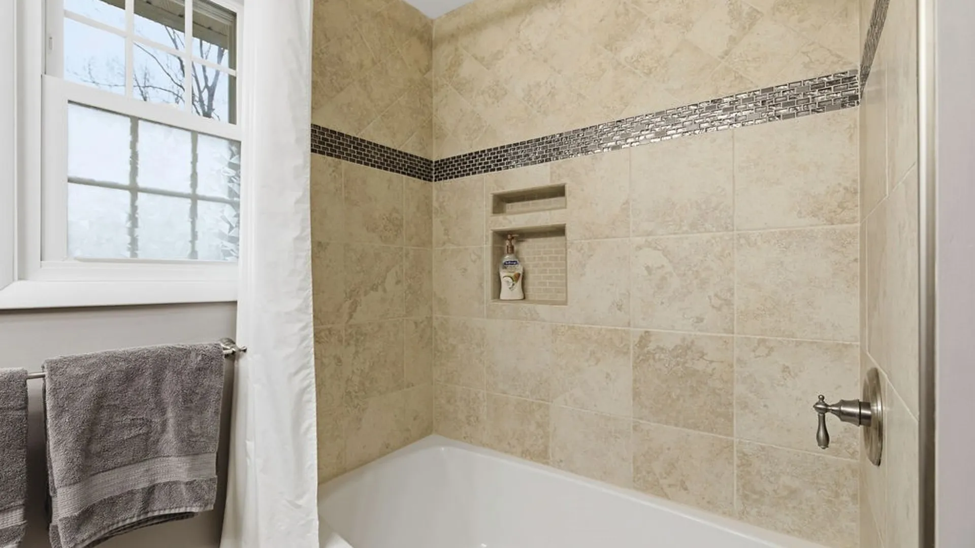 Property at 211 Oakridge, Salina, NY 13088 31