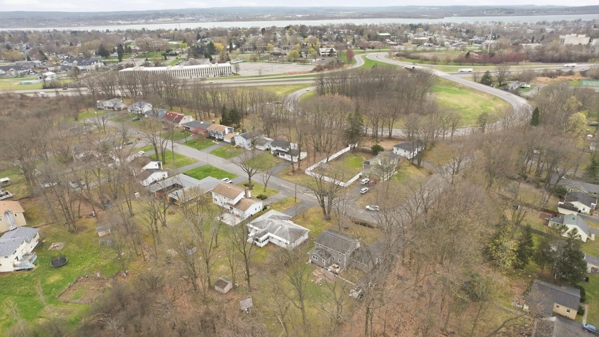 Property at 211 Oakridge, Salina, NY 13088 50