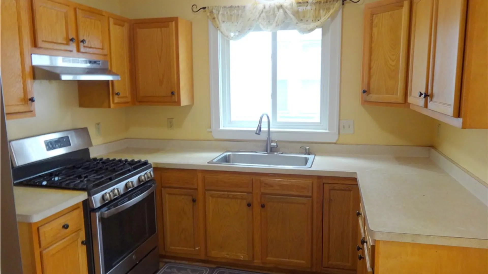 Property at 610 Magee Avenue, Rochester, NY 14613 10