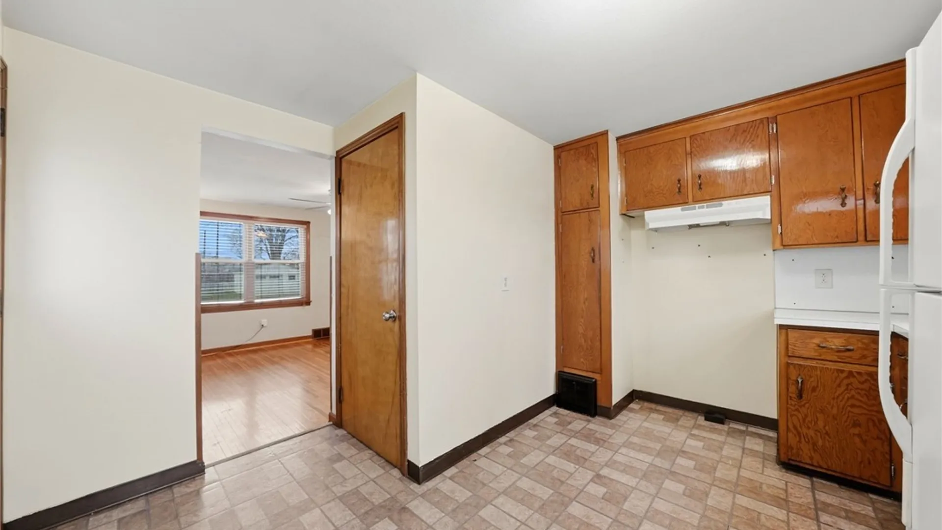 Property at 9 Clarence Harder Drive, Tonawanda, NY 14150 12