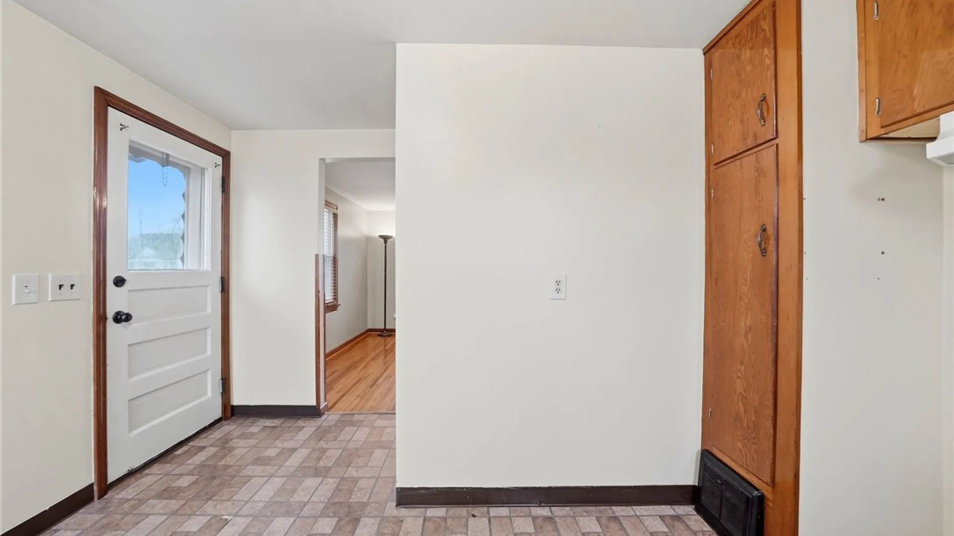 Property at 9 Clarence Harder Drive, Tonawanda, NY 14150 15