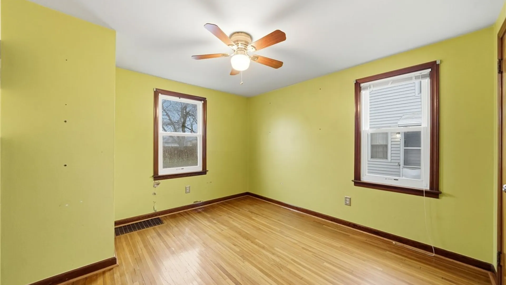 Property at 9 Clarence Harder Drive, Tonawanda, NY 14150 18