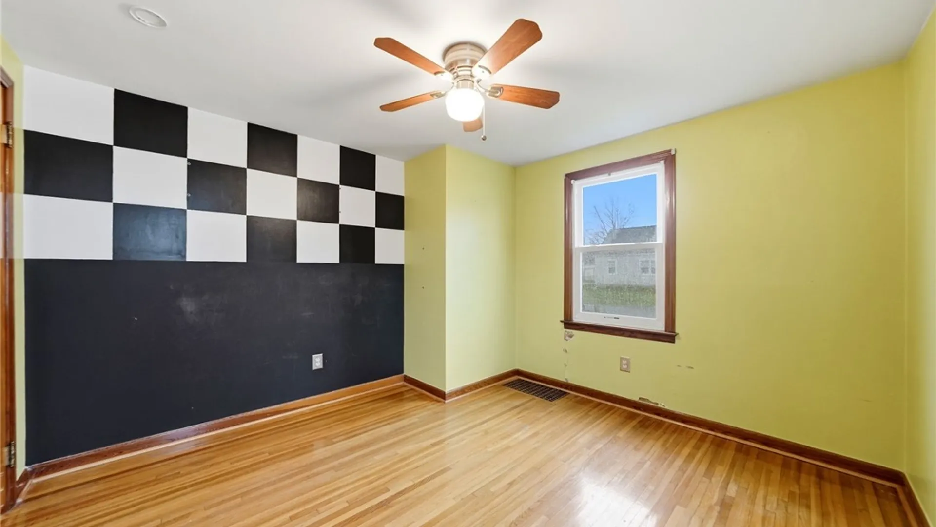 Property at 9 Clarence Harder Drive, Tonawanda, NY 14150 20