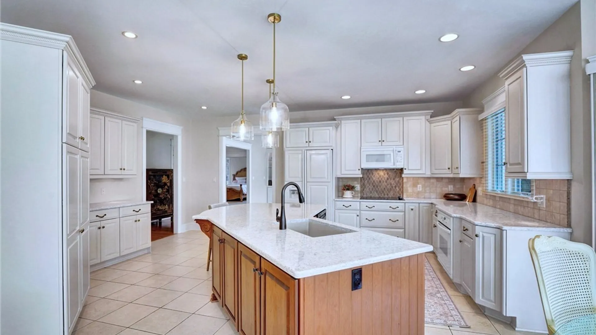 Property at 35 Birdsong Parkway, Orchard Park, NY 14127 12