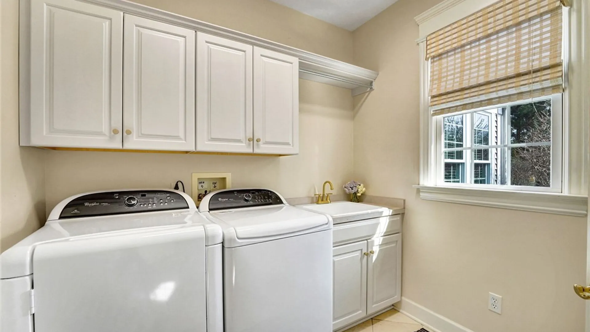 Property at 35 Birdsong Parkway, Orchard Park, NY 14127 35