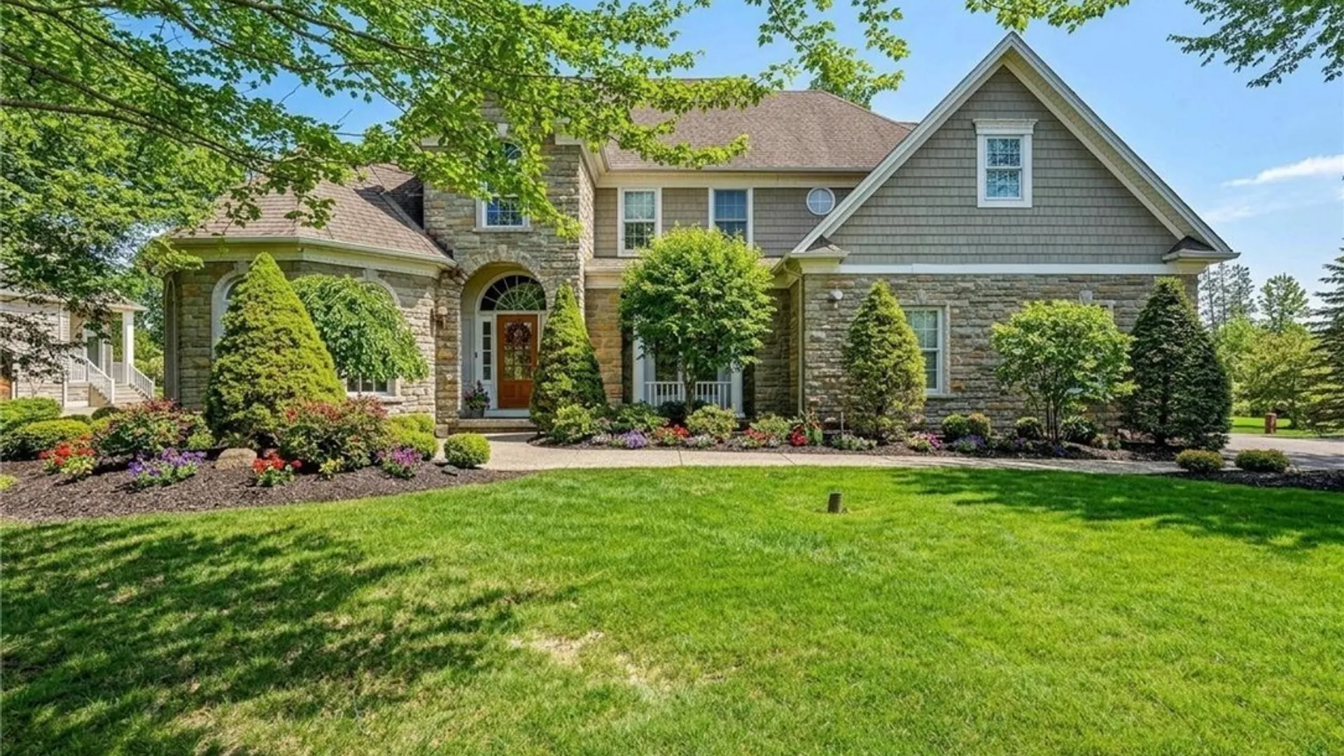 Property at 35 Birdsong Parkway, Orchard Park, NY 14127 45
