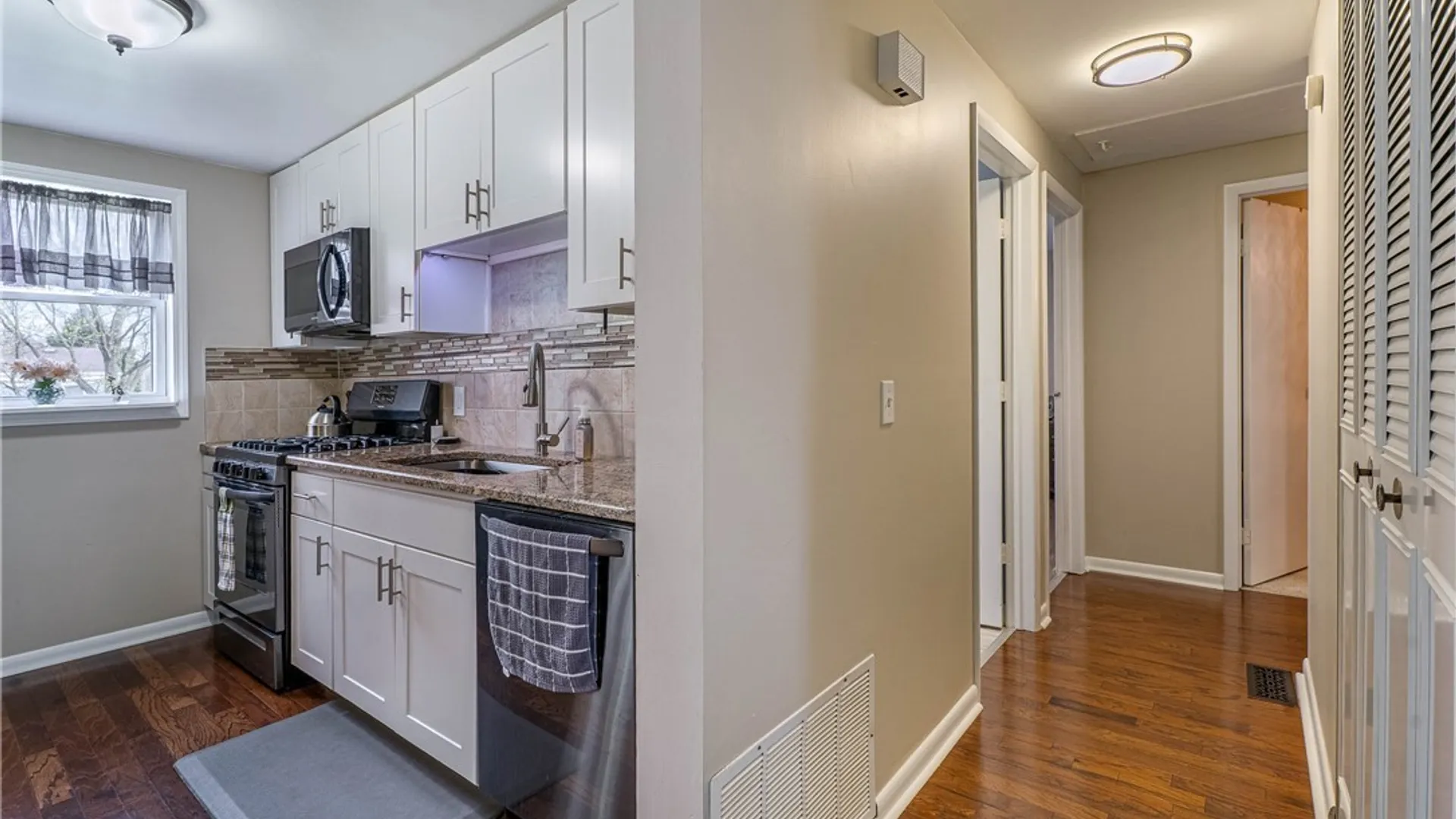 Property at 7062 Northview Drive, Lockport Town, NY 14094 10