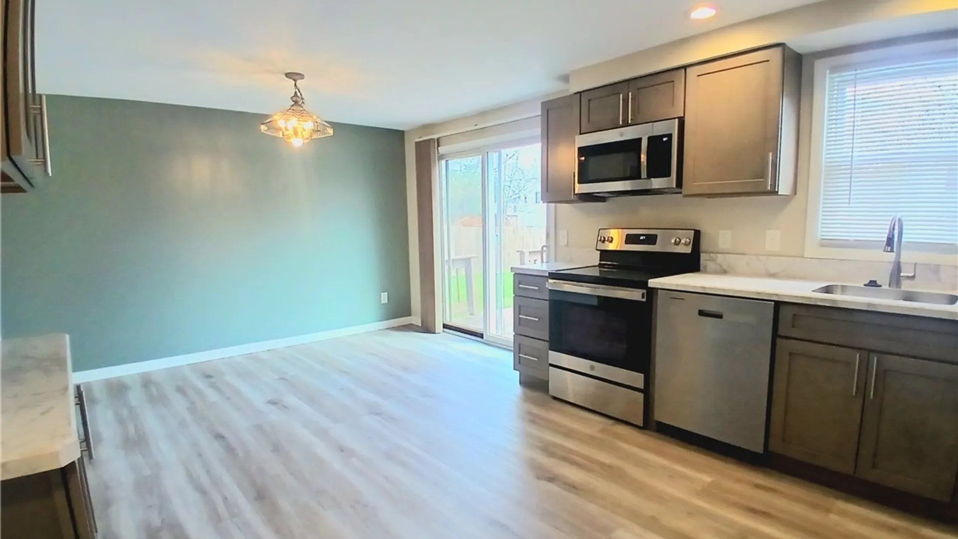 Property at 8244 Mantova Drive, Clay, NY 13041 5