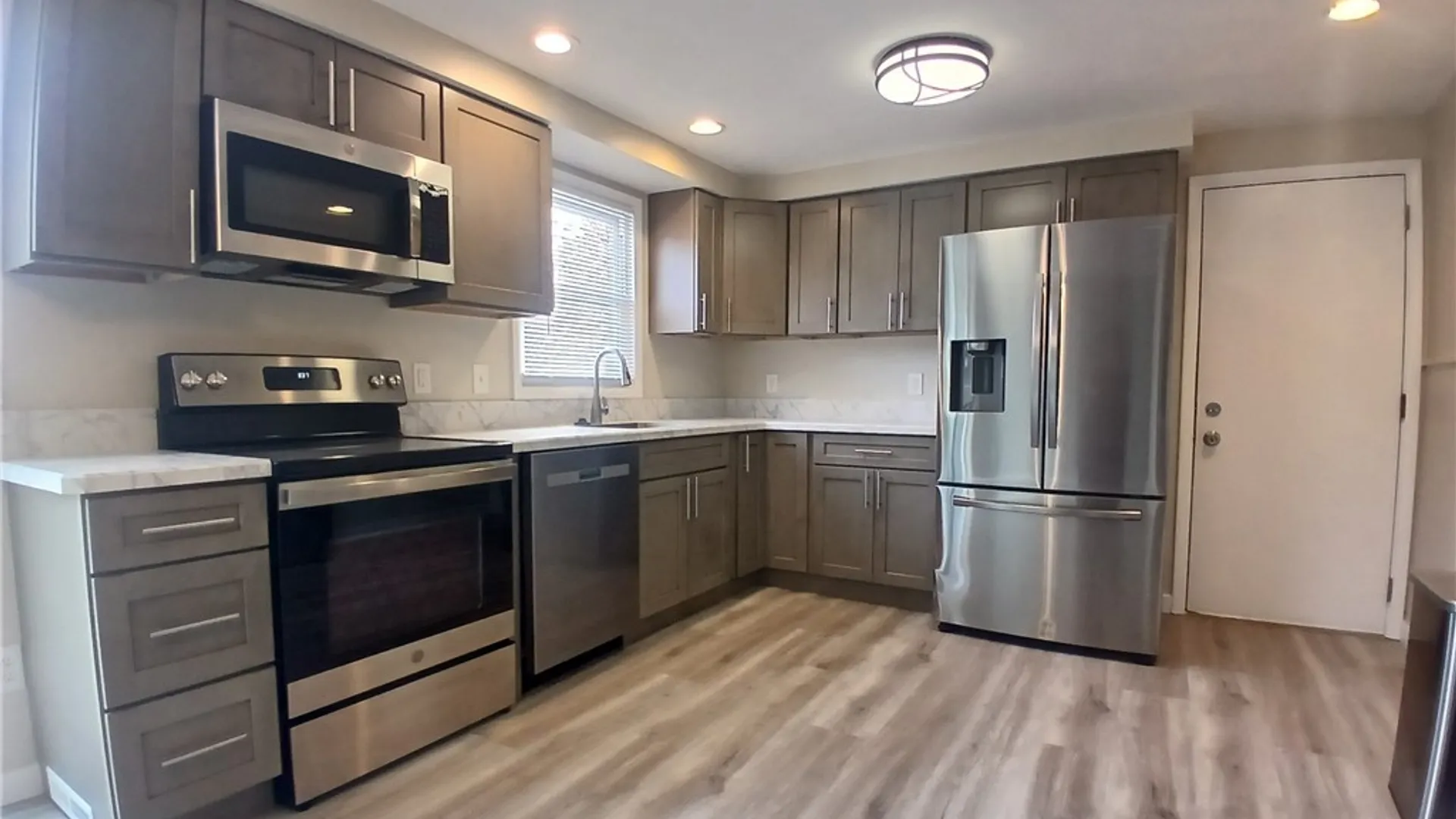 Property at 8244 Mantova Drive, Clay, NY 13041 6