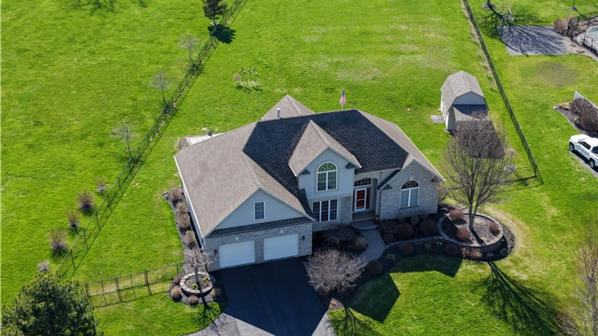 Property at 57 Winding Country Lane, Parma, NY 14559 4