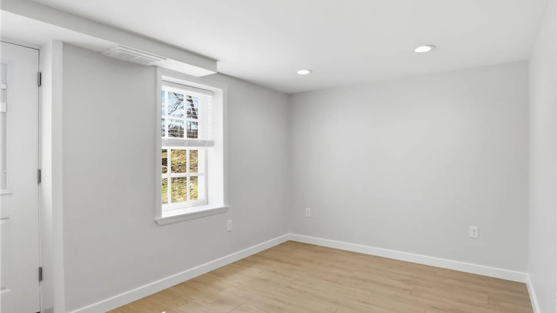 Property at 1474 Marsh Road, Perinton, NY 14534 11