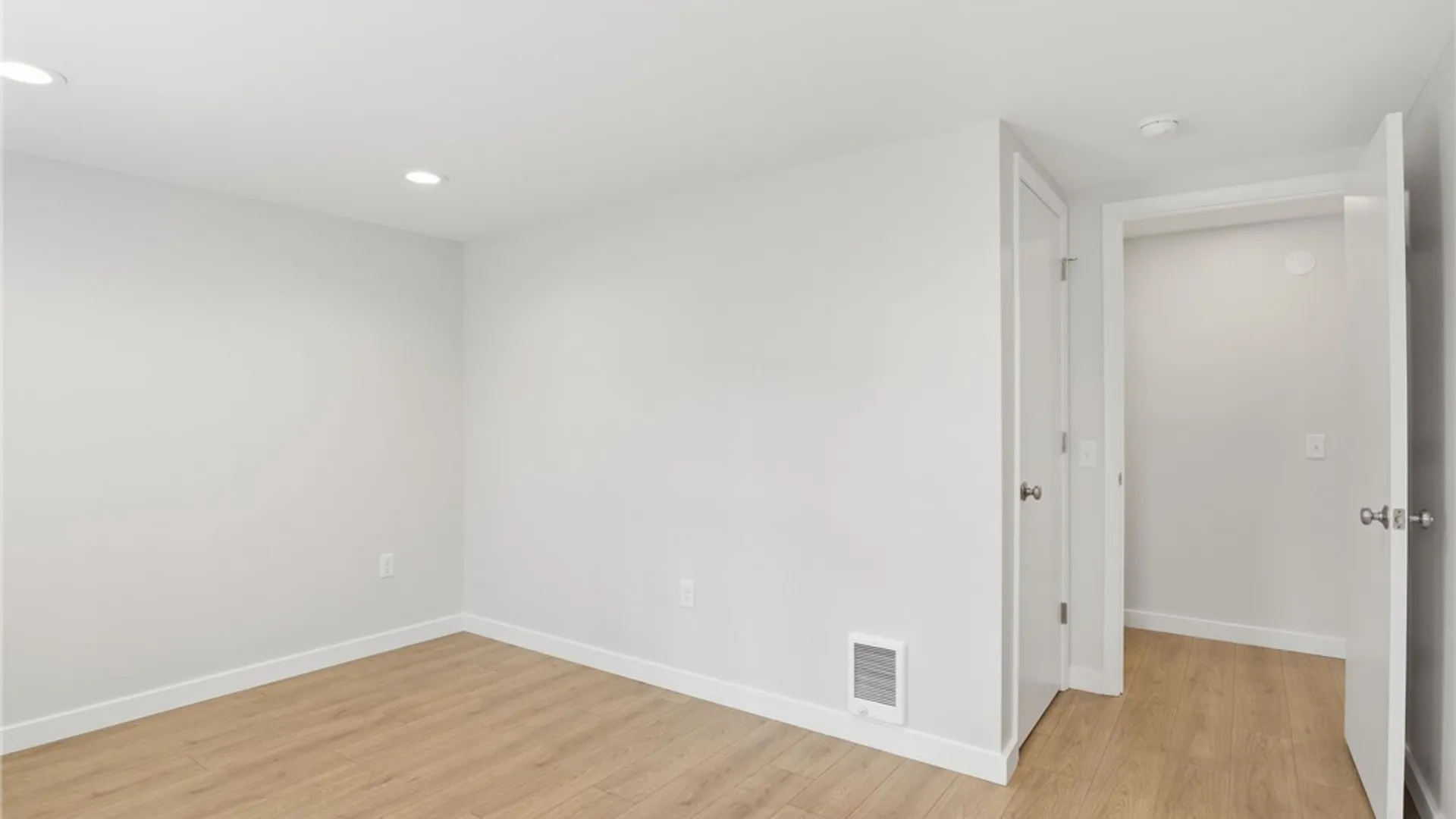 Property at 1474 Marsh Road, Perinton, NY 14534 17