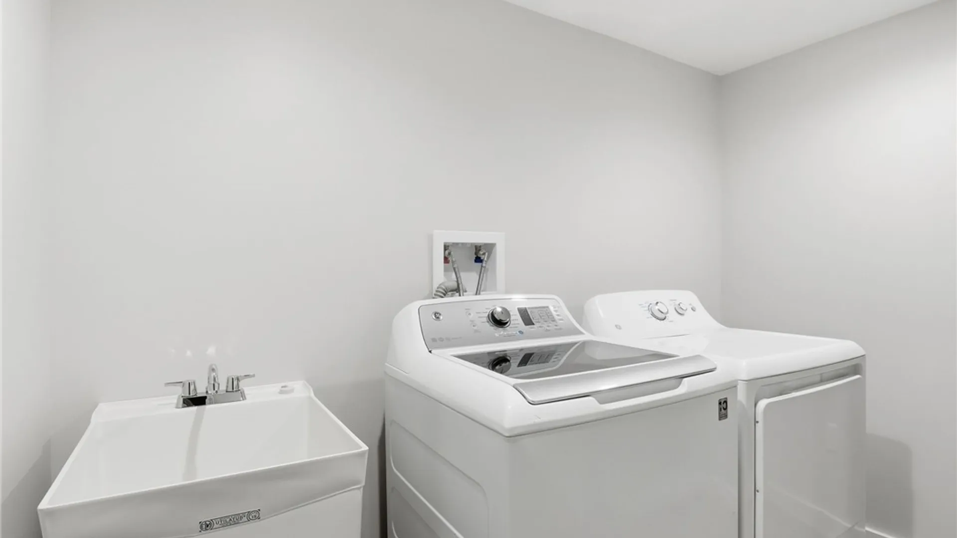 Property at 1474 Marsh Road, Perinton, NY 14534 20