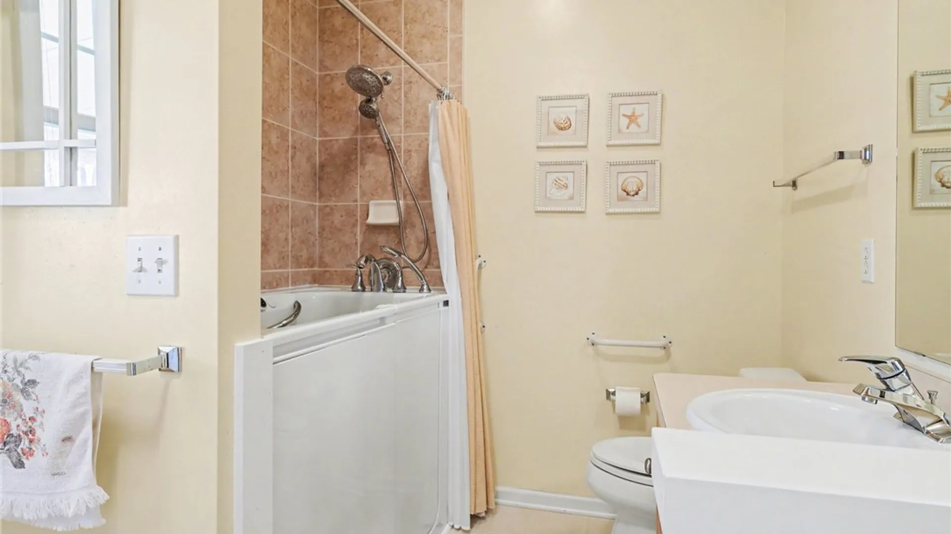 Property at 6 Captiva Crossing, Perinton, NY 14450 12