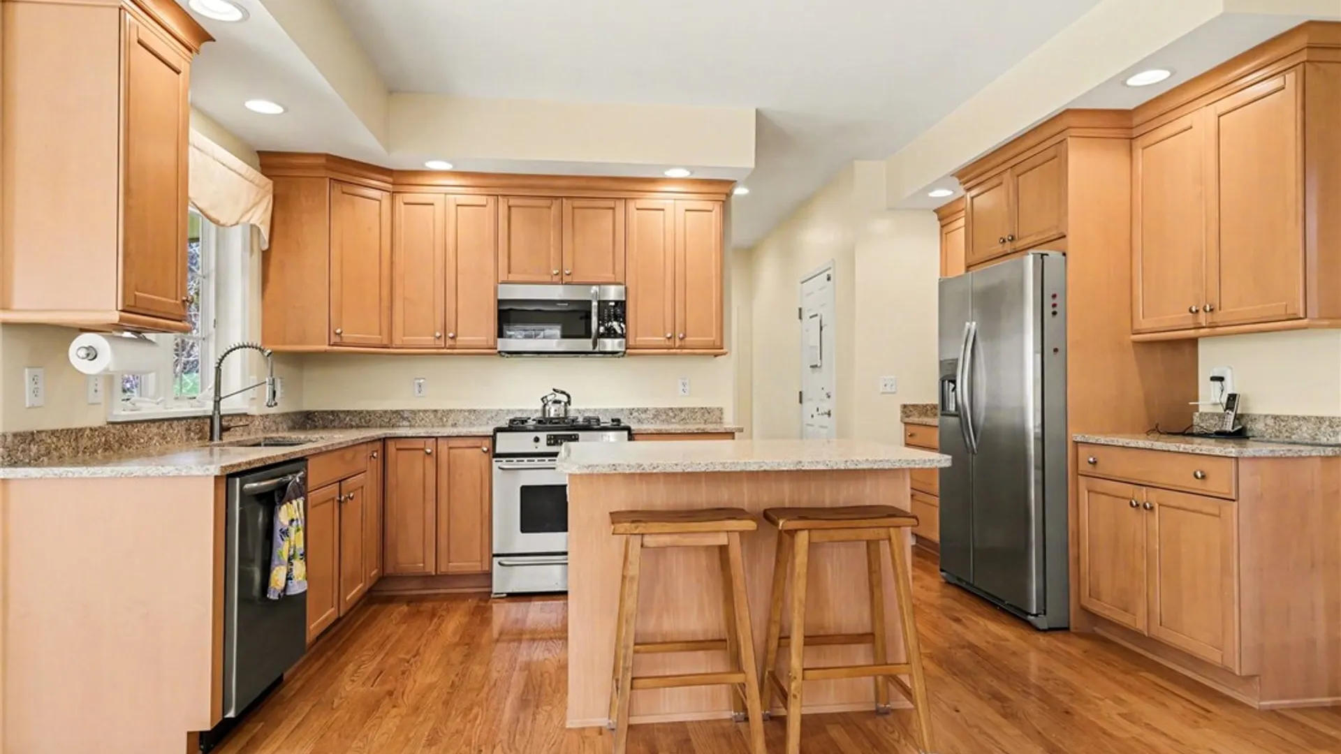 Property at 6 Captiva Crossing, Perinton, NY 14450 8