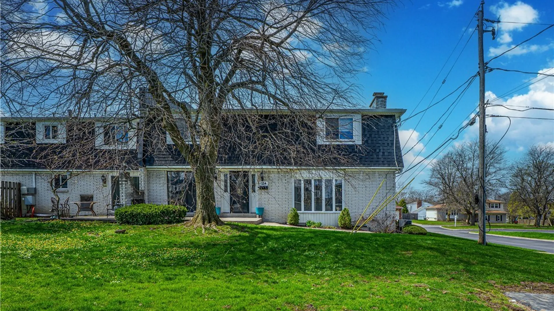 Property at 124 Harrogate, Amherst, NY 14221 4