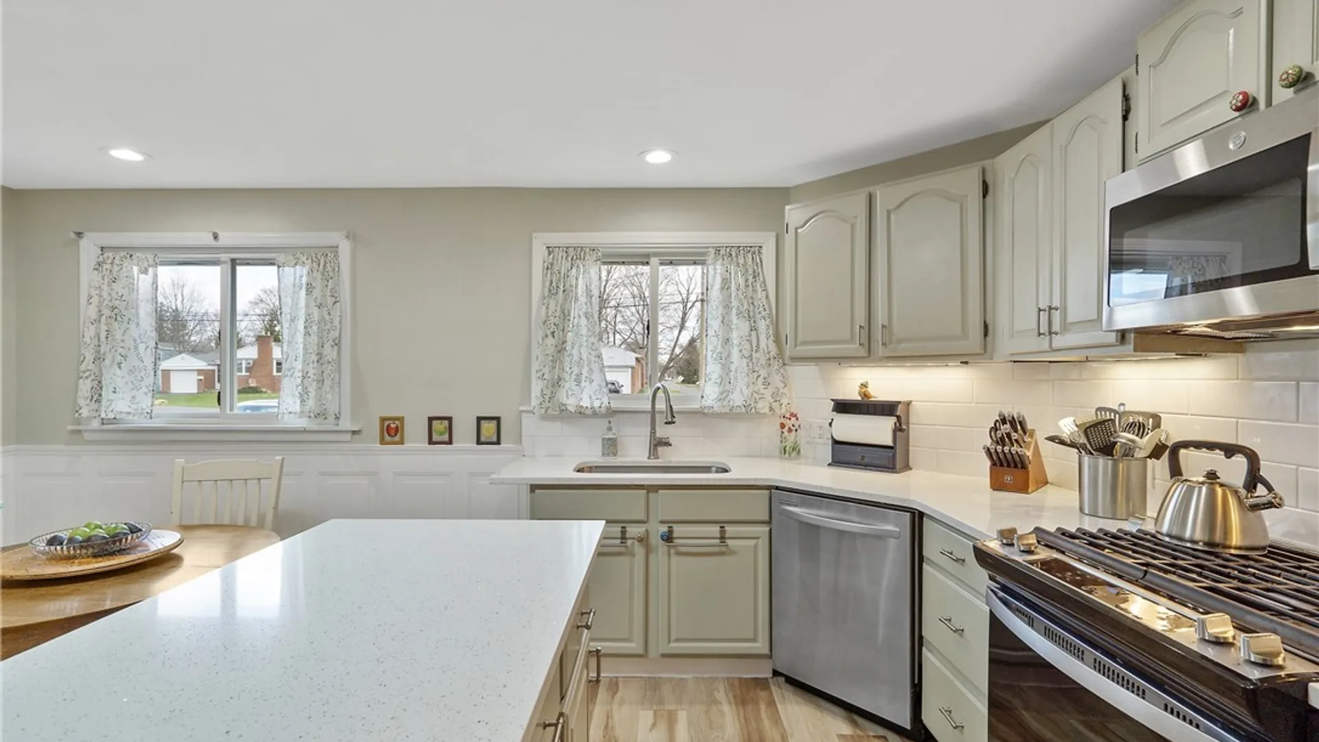 Property at 104 Tolbert Dr, Clay, NY 13212 15