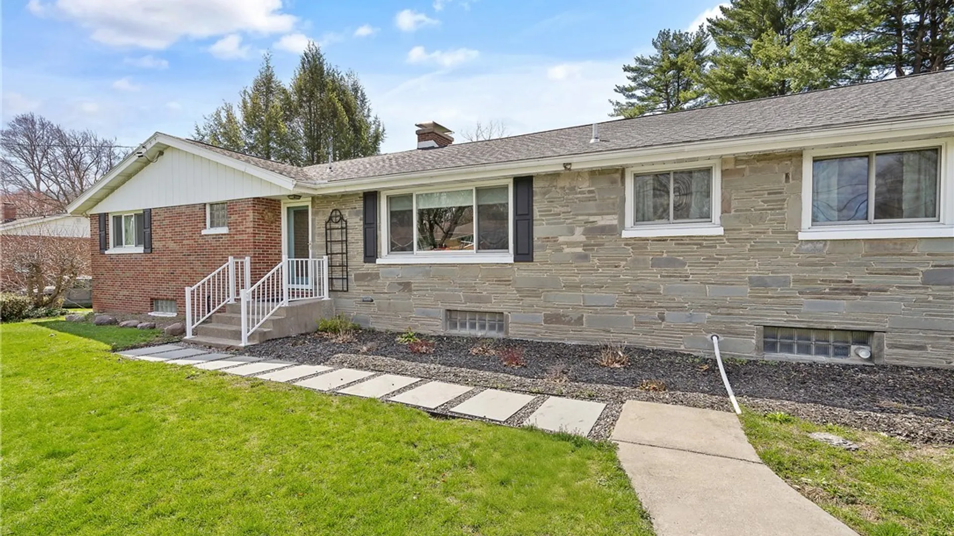 Property at 104 Tolbert Dr, Clay, NY 13212 3