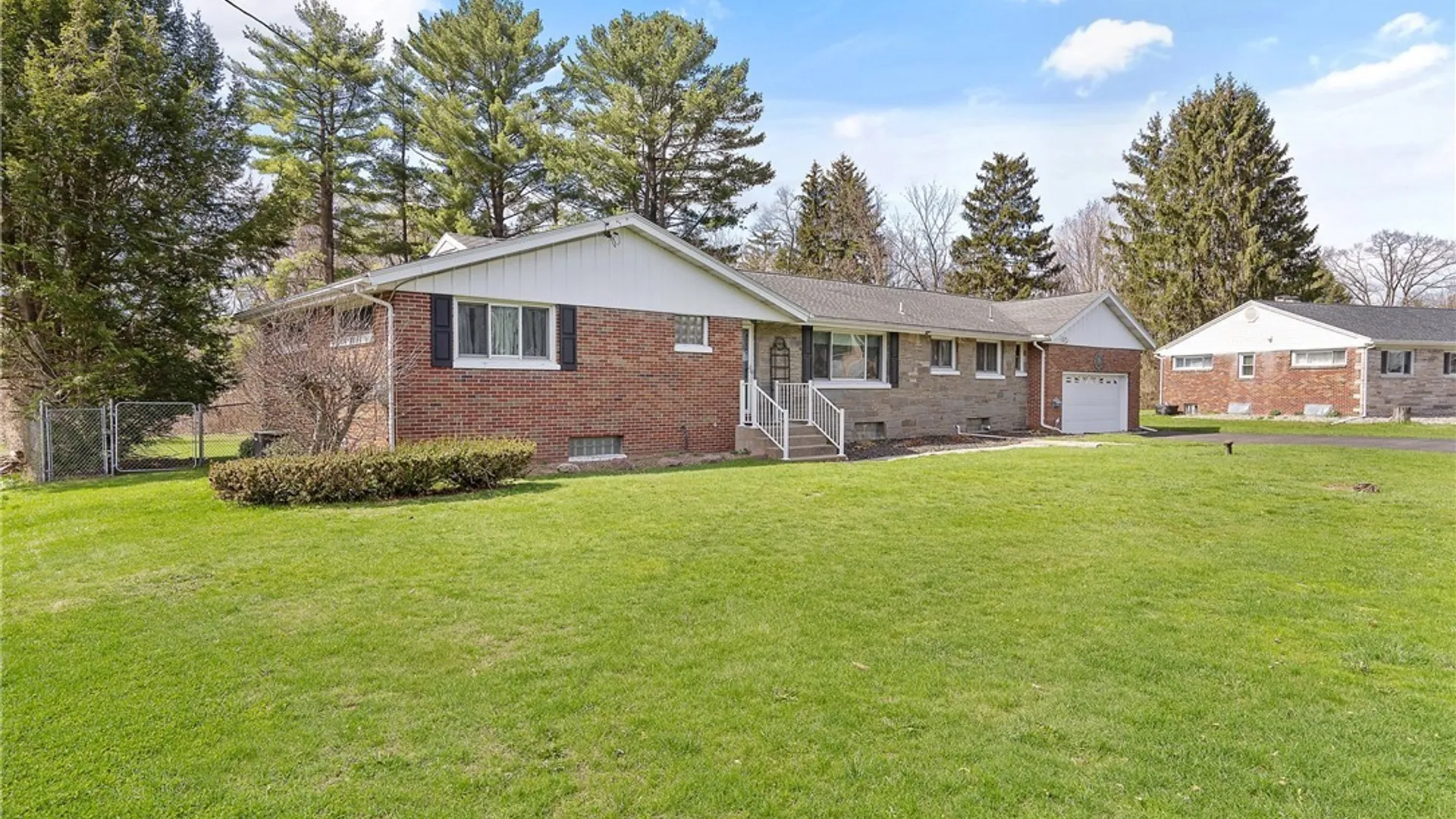 Property at 104 Tolbert Dr, Clay, NY 13212 4