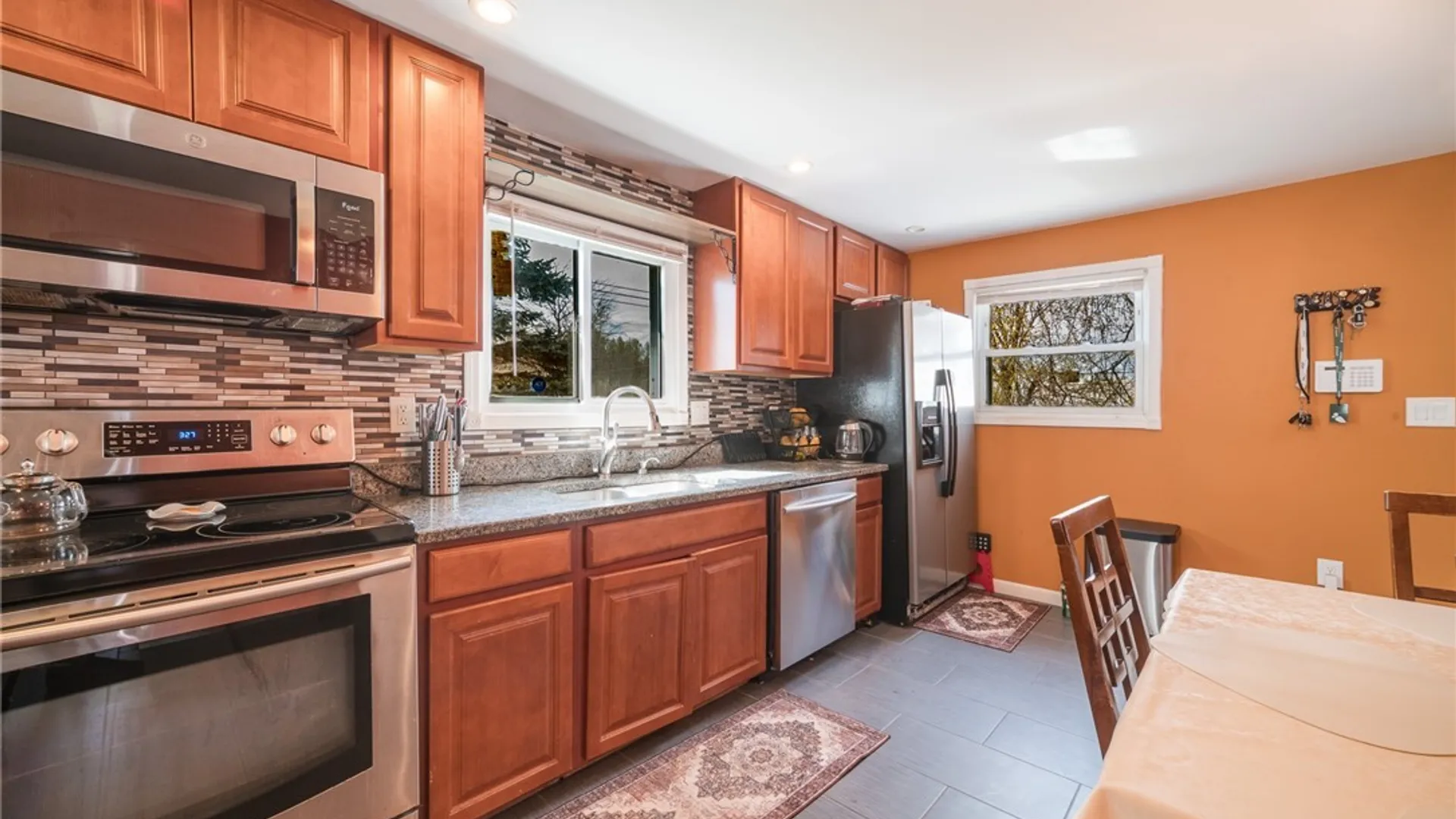 Property at 118 Oak Drive, Cicero, NY 13212 3