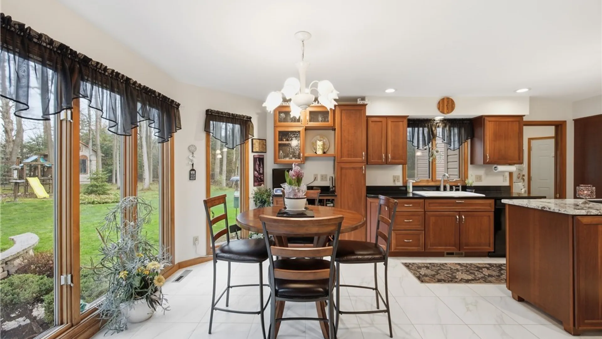 Property at 10 Tiffany Lane, Elma, NY 14059 14