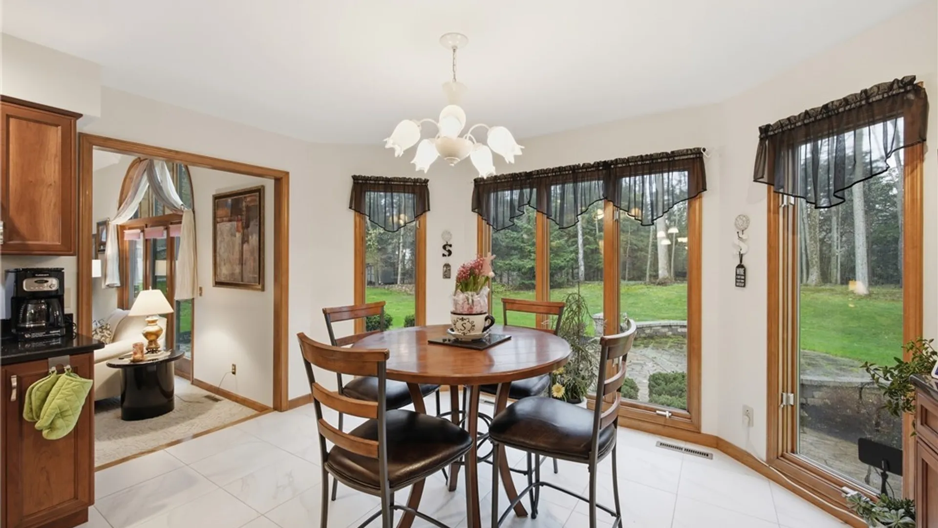 Property at 10 Tiffany Lane, Elma, NY 14059 15