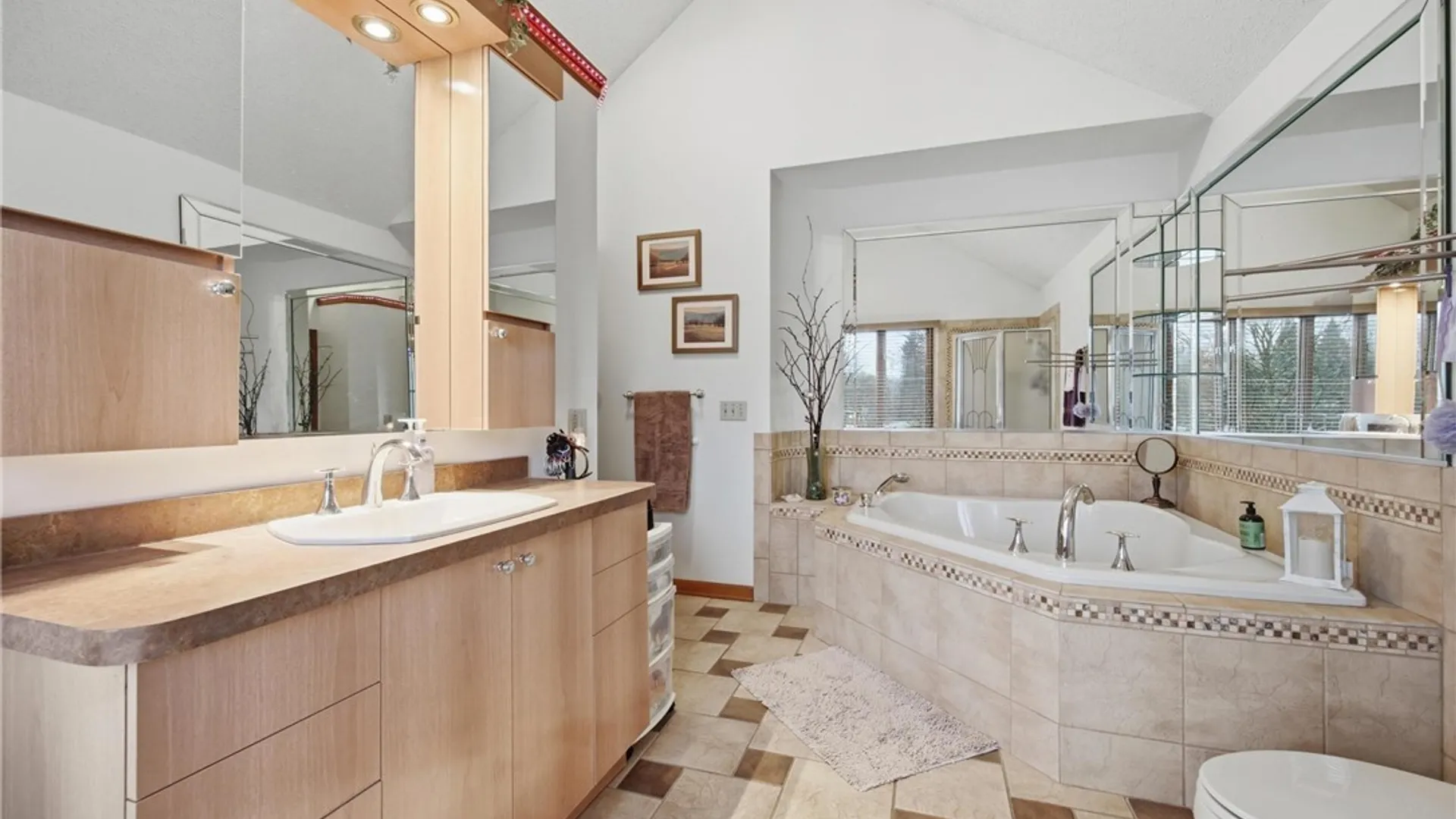 Property at 10 Tiffany Lane, Elma, NY 14059 26