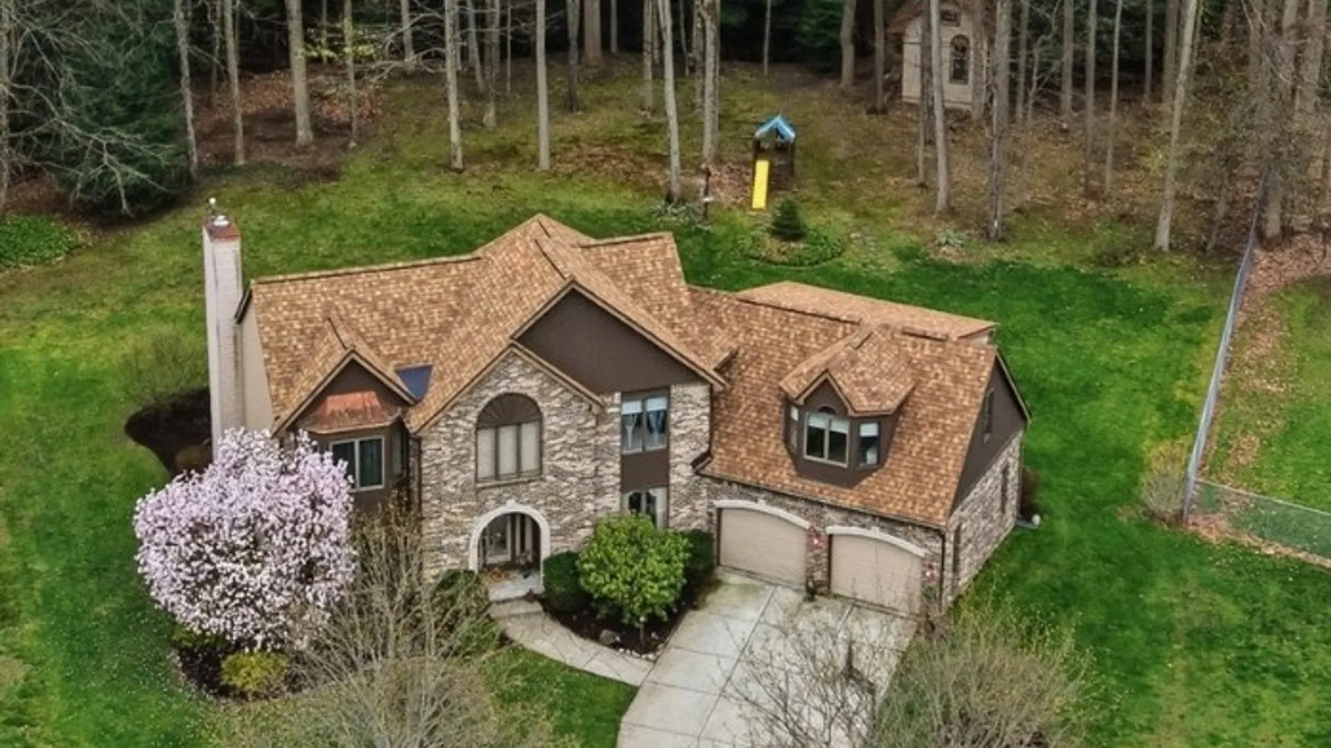 Property at 10 Tiffany Lane, Elma, NY 14059 3