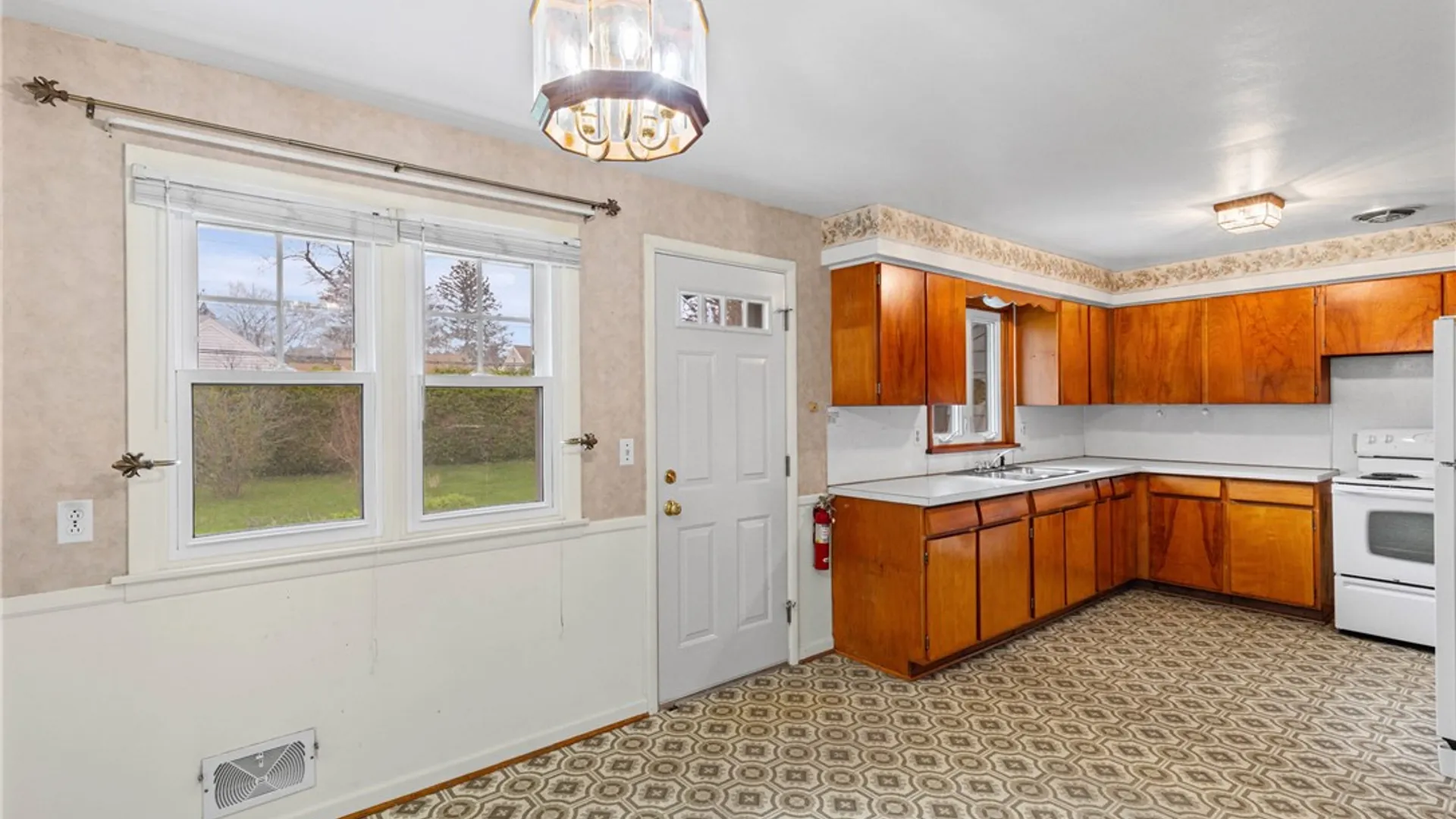 Property at 254 Vinedale Avenue, Irondequoit, NY 14622 10