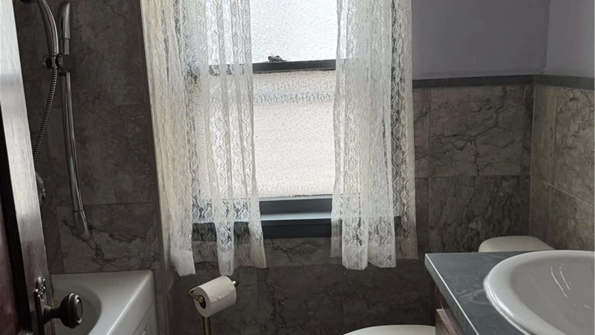 Property at 23 Aldrich Place, Buffalo, NY 14220 22