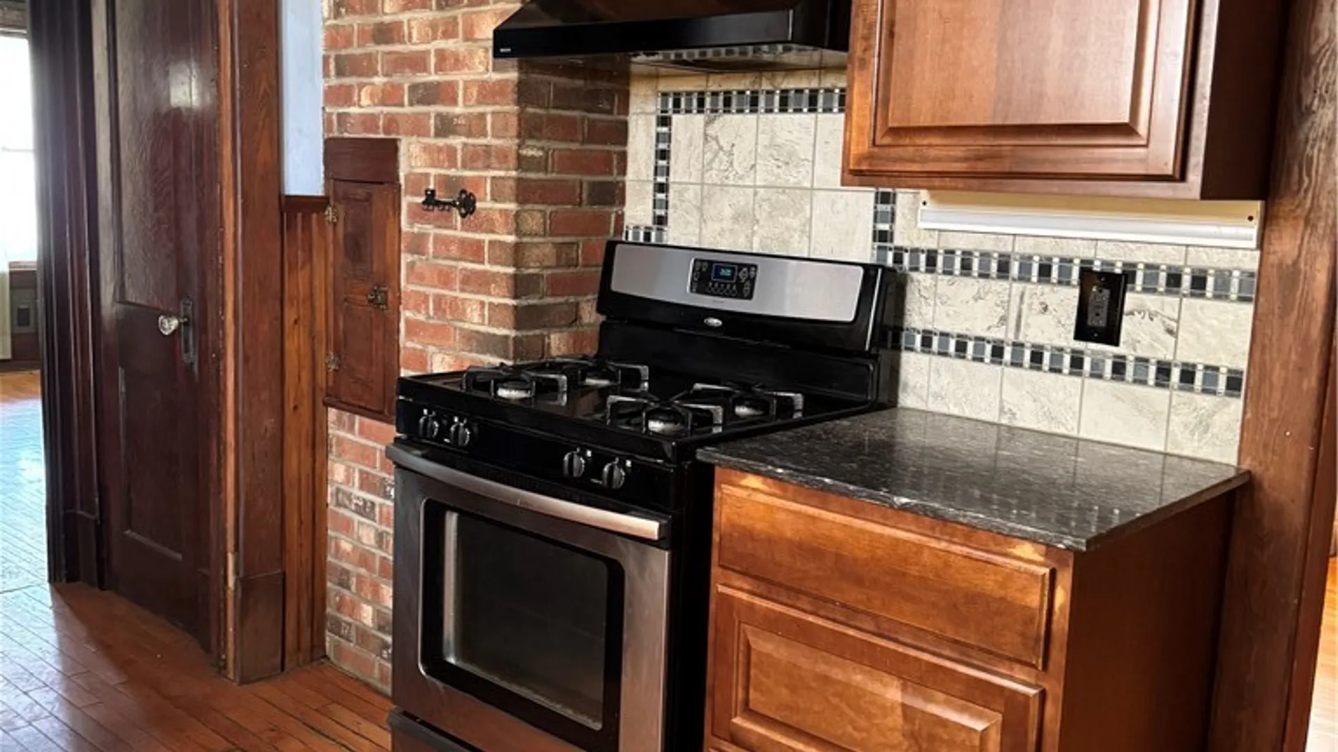 Property at 23 Aldrich Place, Buffalo, NY 14220 5