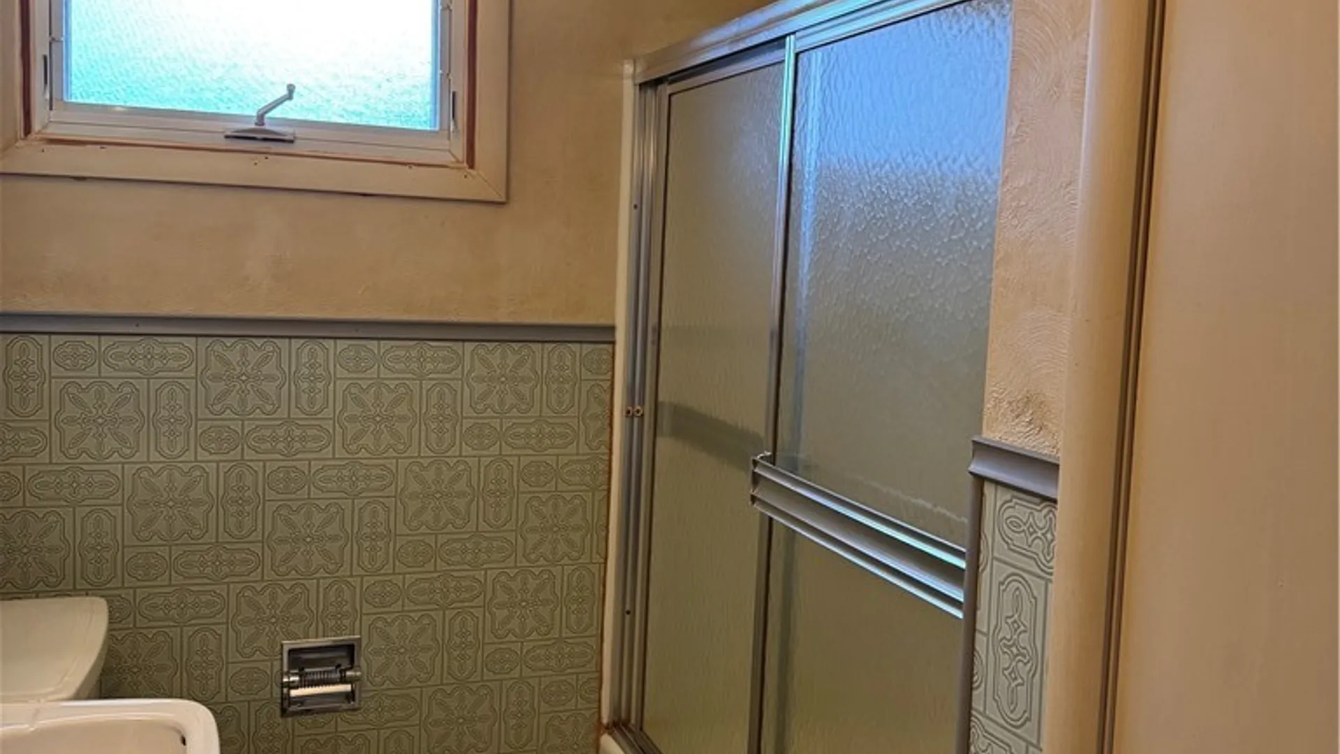 Property at 208 Nancycrest Lane, West Seneca, NY 14224 14