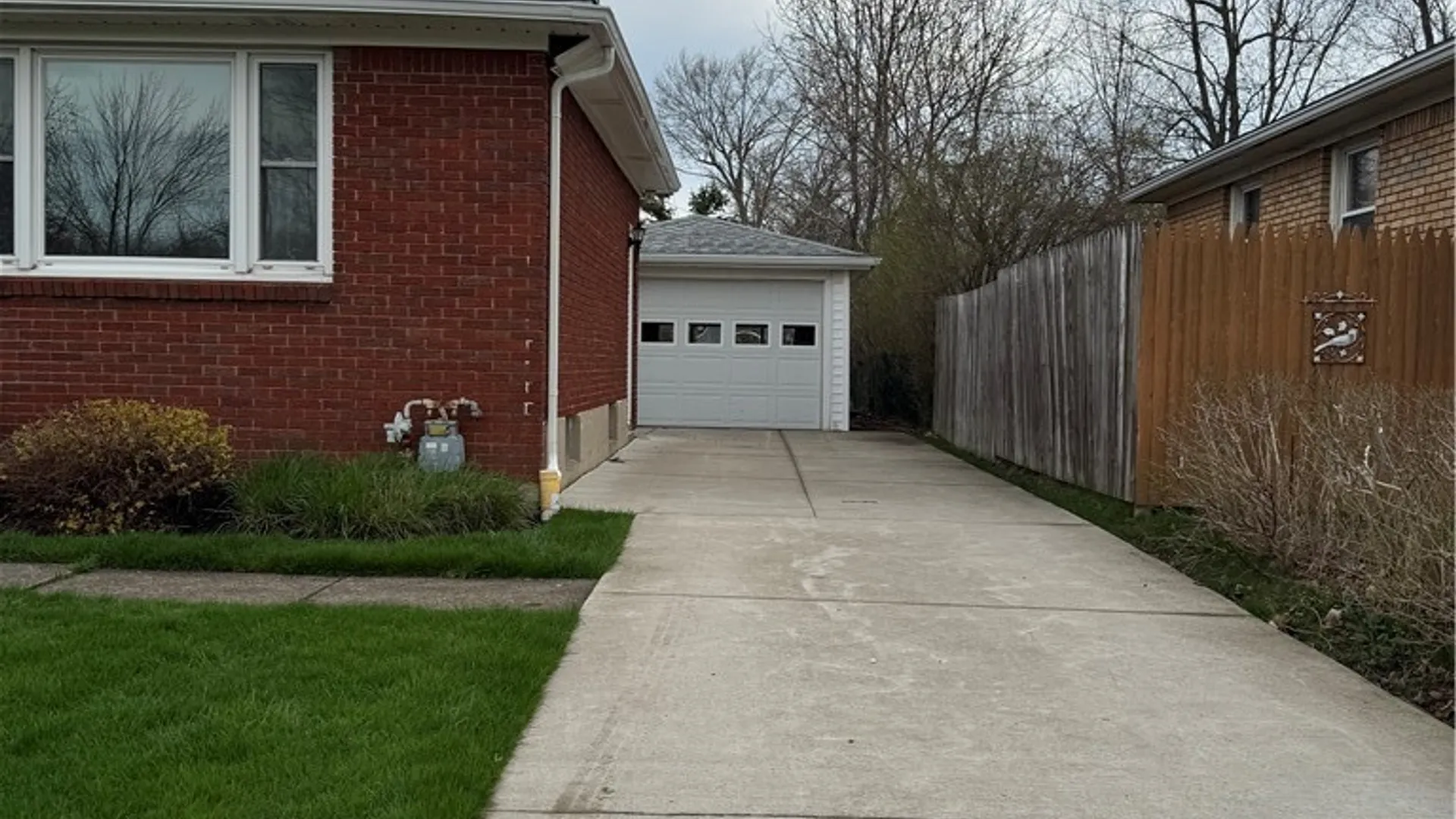 Property at 208 Nancycrest Lane, West Seneca, NY 14224 3