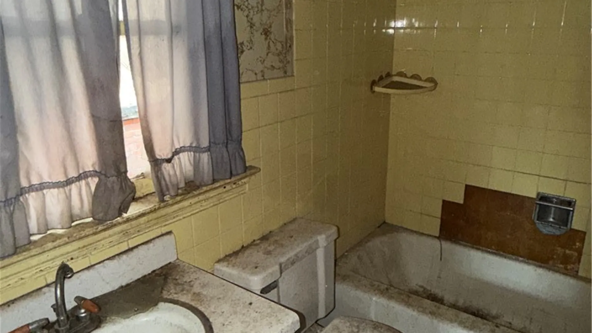 Property at 1879 Pierce Avenue, Niagara Falls, NY 14301 10