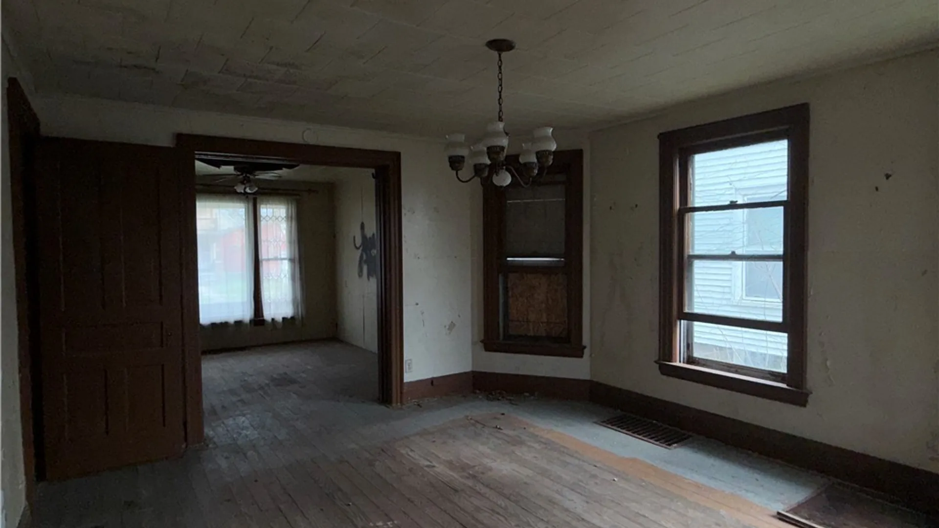 Property at 1879 Pierce Avenue, Niagara Falls, NY 14301 4