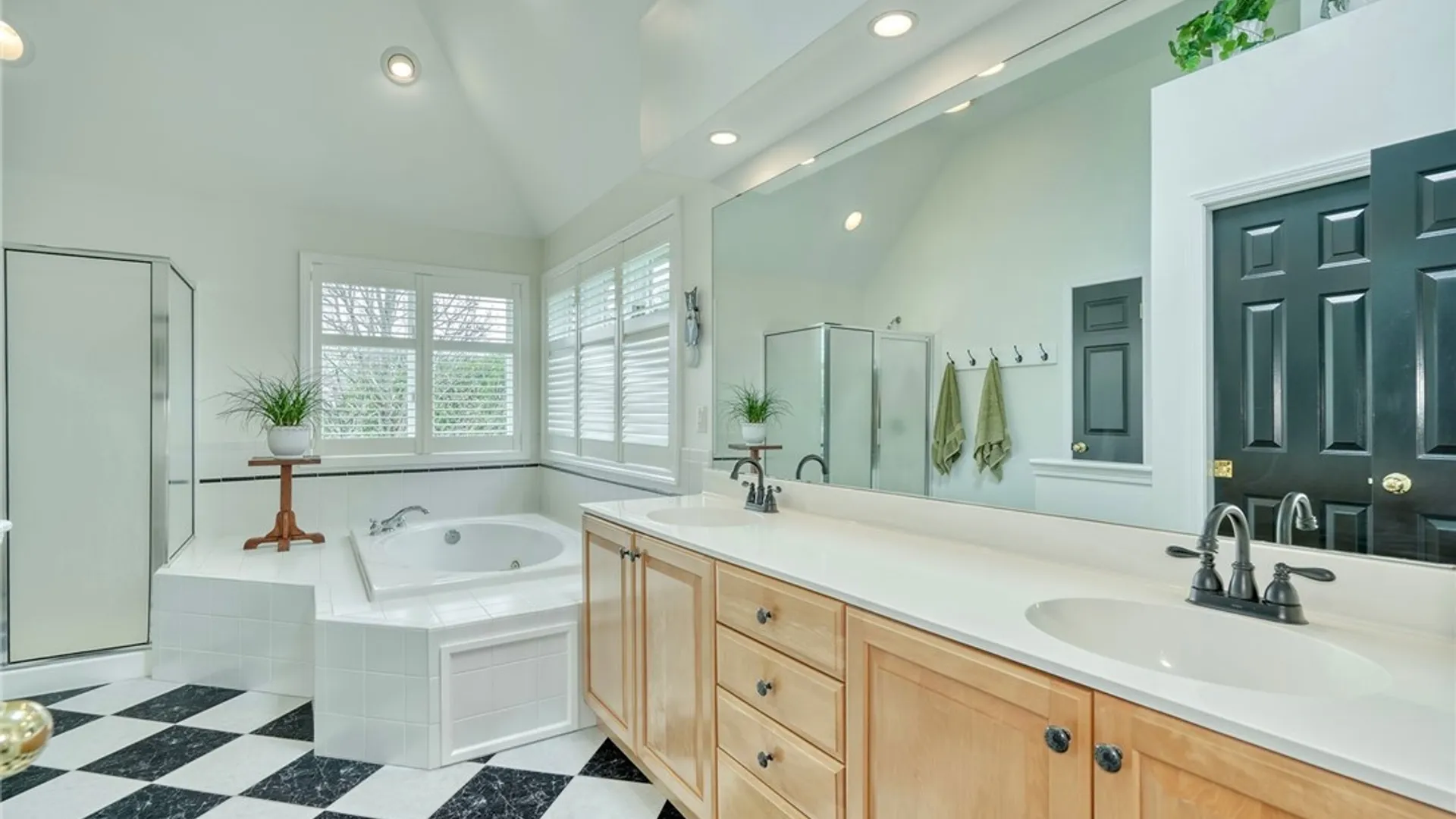 Property at 3442 Woodlands Circle, Walworth, NY 14502 22