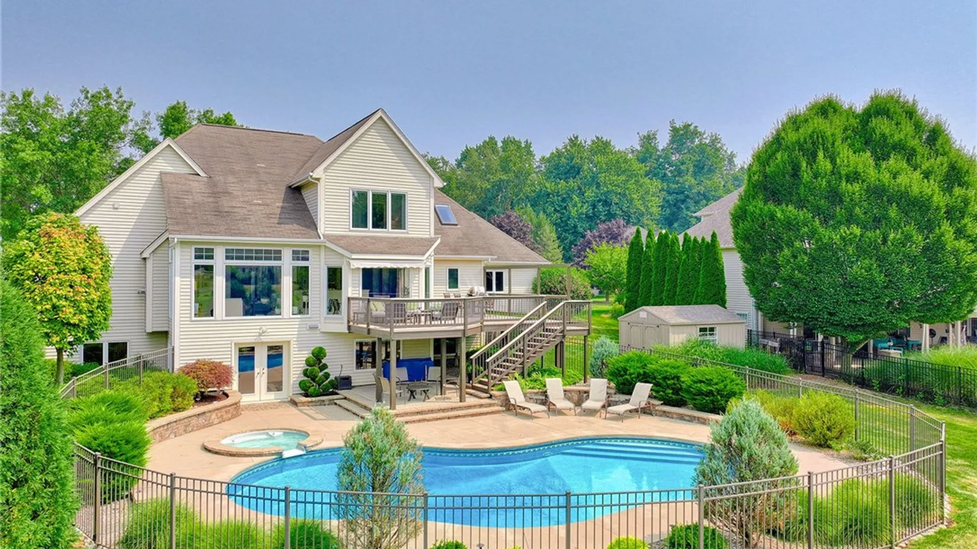 Property at 3442 Woodlands Circle, Walworth, NY 14502 3