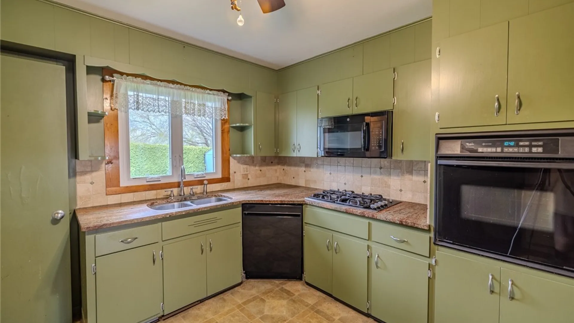 Property at 6 Grago Boulevard, Lenox, NY 13032 12