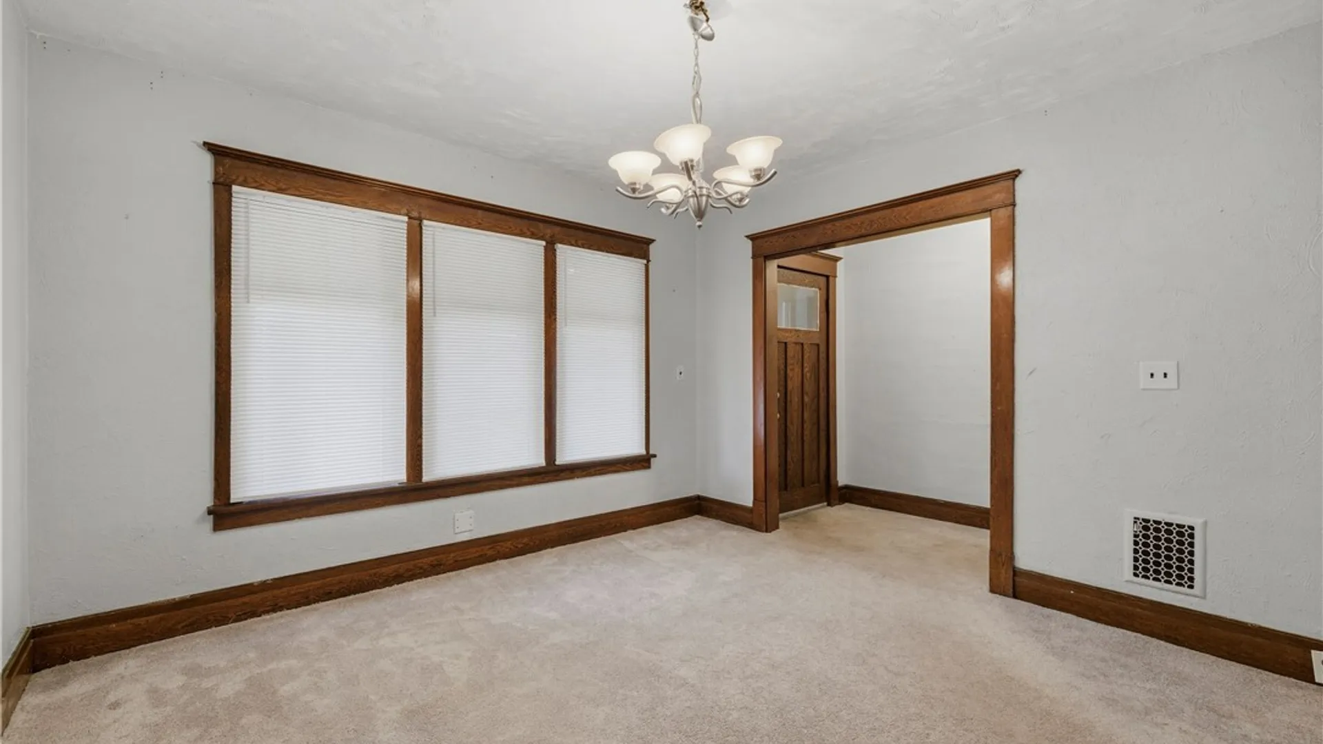 Property at 40 Wakefield Avenue, Buffalo, NY 14214 9
