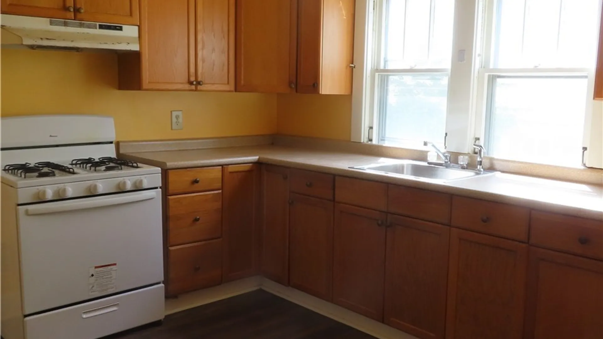 Property at 105-107 Twin Hills Drive, Syracuse, NY 13207 12