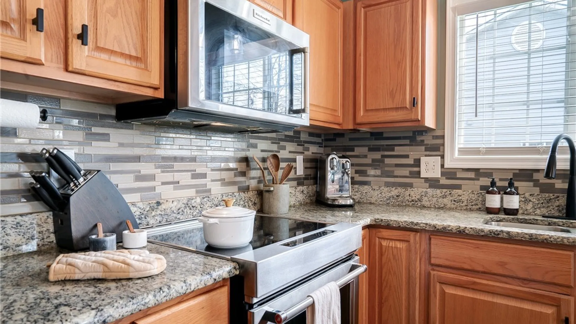 Property at 8785 New Country Drive, Cicero, NY 13039 10