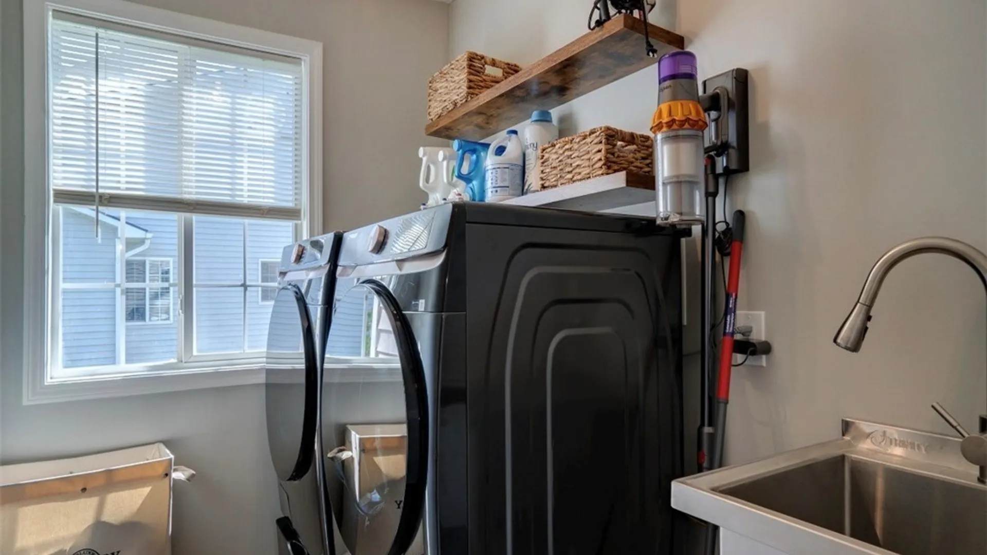 Property at 8785 New Country Drive, Cicero, NY 13039 25