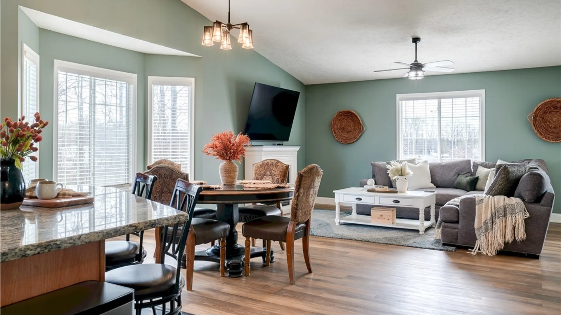 Property at 8785 New Country Drive, Cicero, NY 13039 7