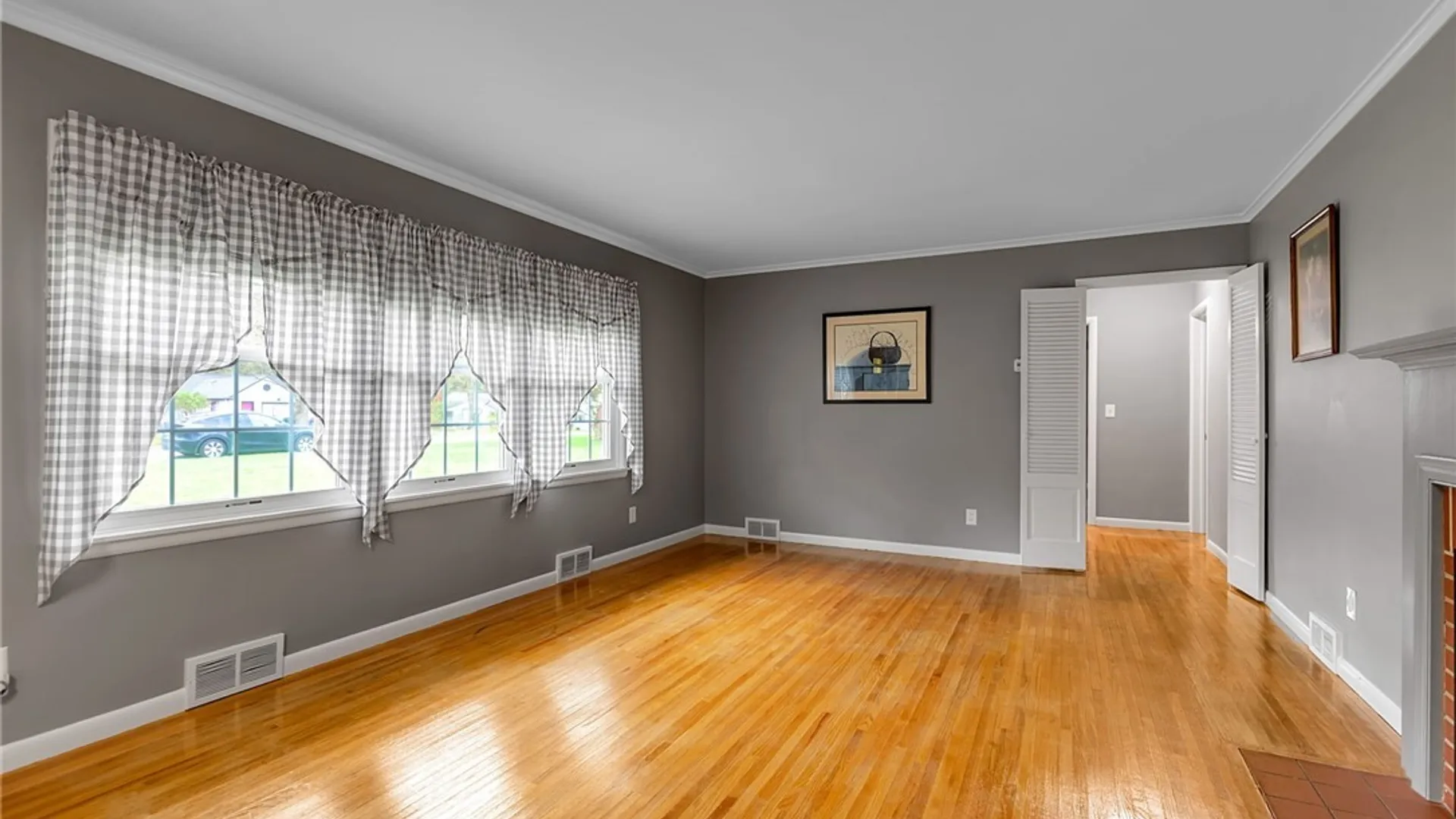 Property at 1049 Lawrence Avenue, Aurora, NY 14052 10