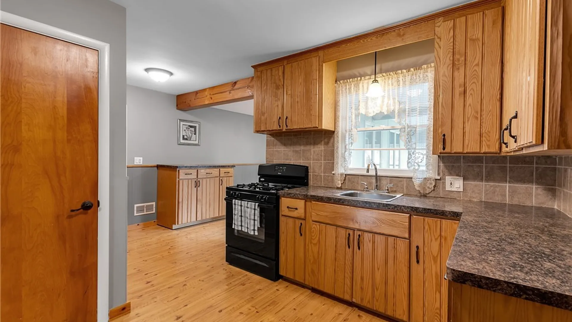 Property at 1049 Lawrence Avenue, Aurora, NY 14052 12