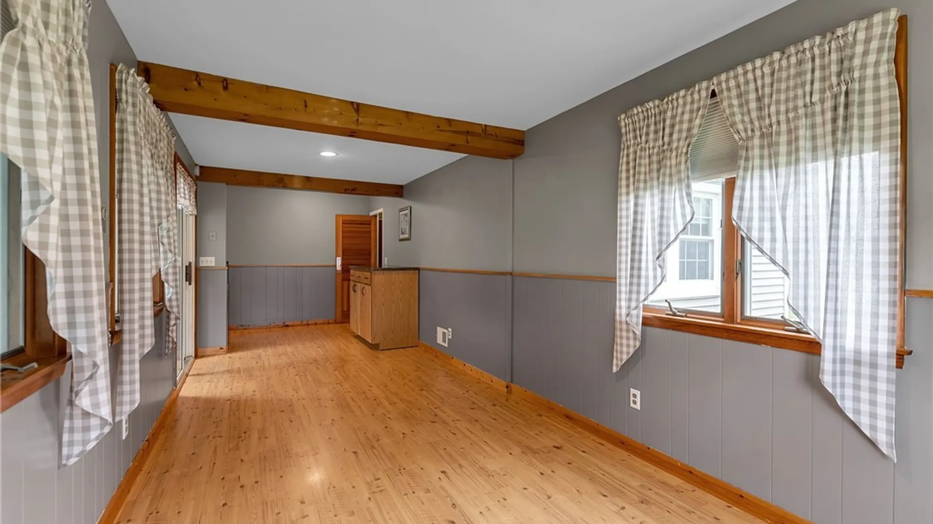 Property at 1049 Lawrence Avenue, Aurora, NY 14052 16