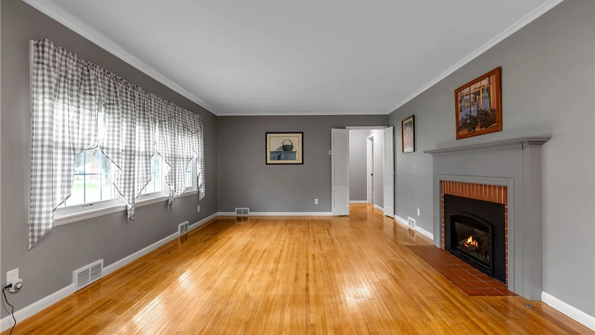 Property at 1049 Lawrence Avenue, Aurora, NY 14052 28