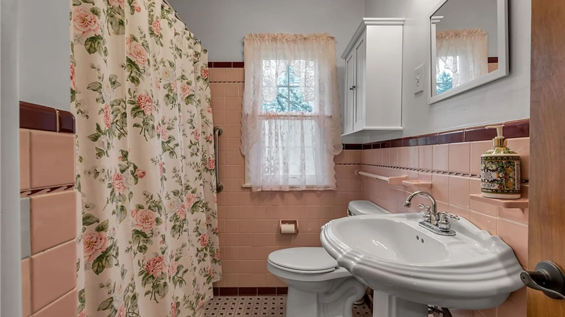 Property at 1049 Lawrence Avenue, Aurora, NY 14052 31