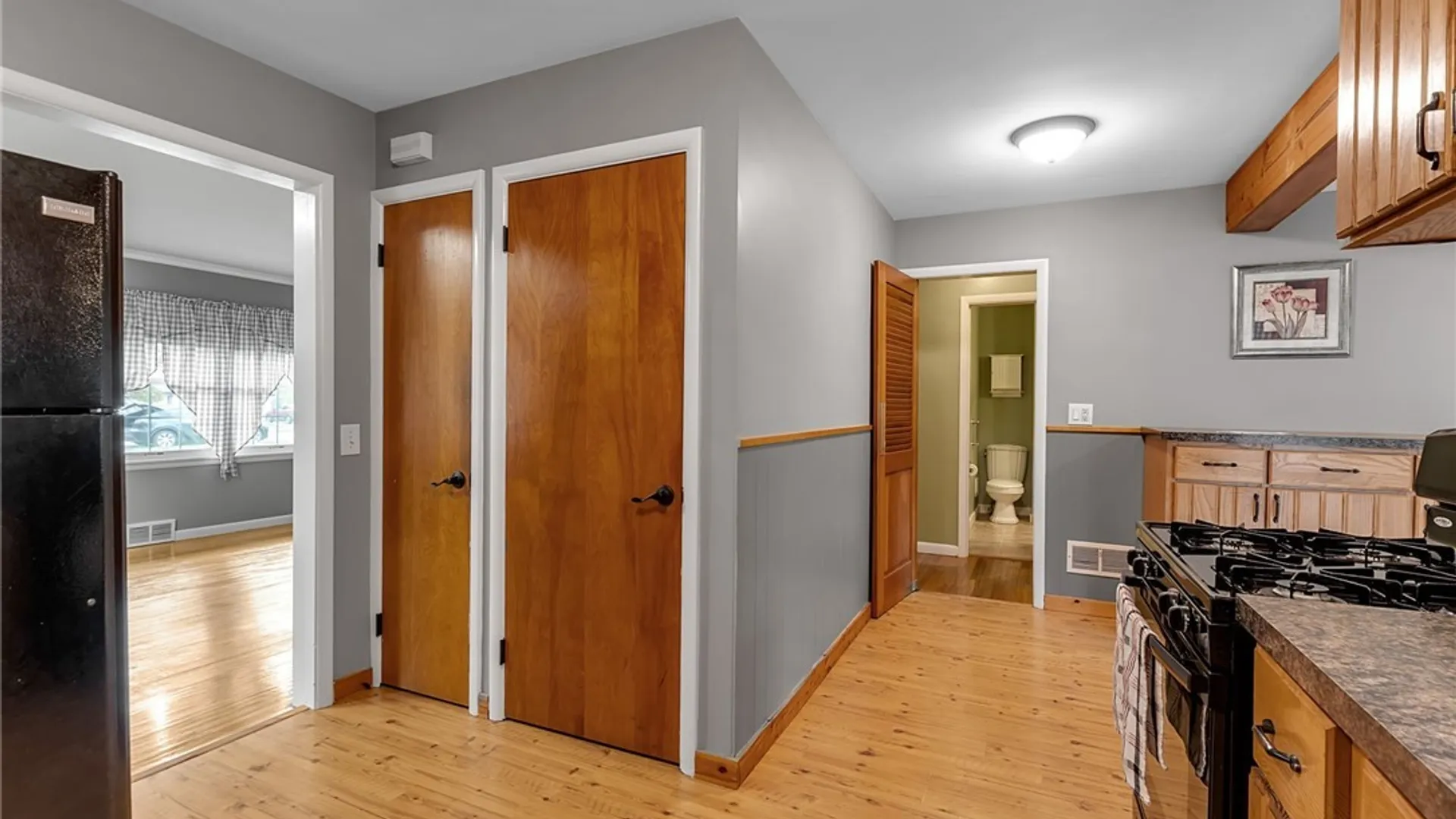 Property at 1049 Lawrence Avenue, Aurora, NY 14052 36