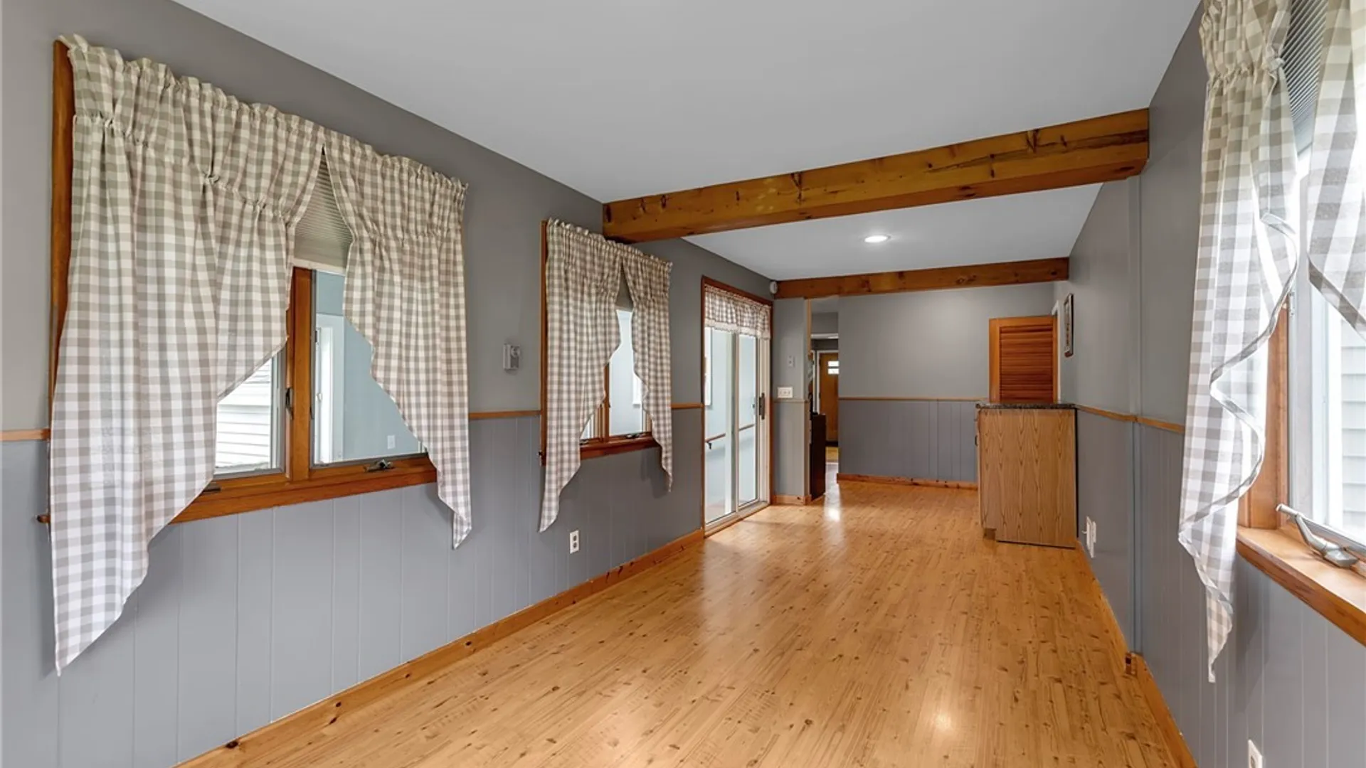 Property at 1049 Lawrence Avenue, Aurora, NY 14052 40